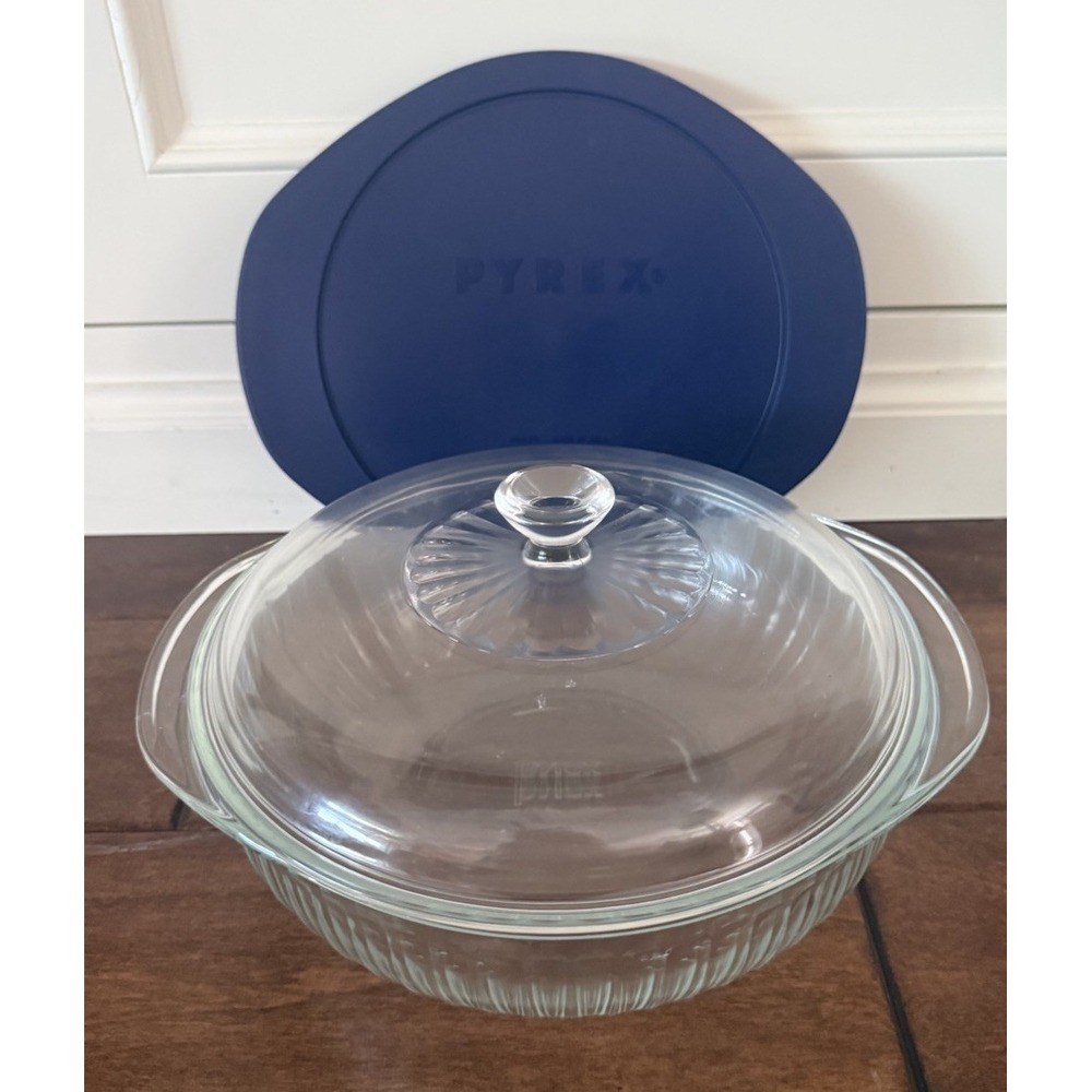 Pyrex Vtg 2 Qt Clear Sculpted Round Baking Dish Glass & Plastic Lid 024-S